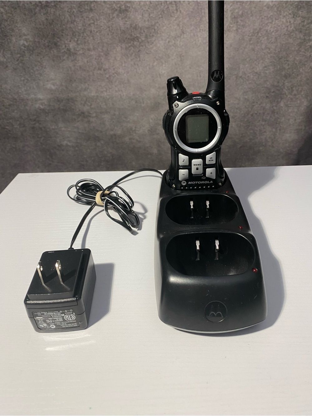 Motorola Talkabout MR350R Two-Way Radio 1-Pack w/ Triple Charging Base & AC⁠